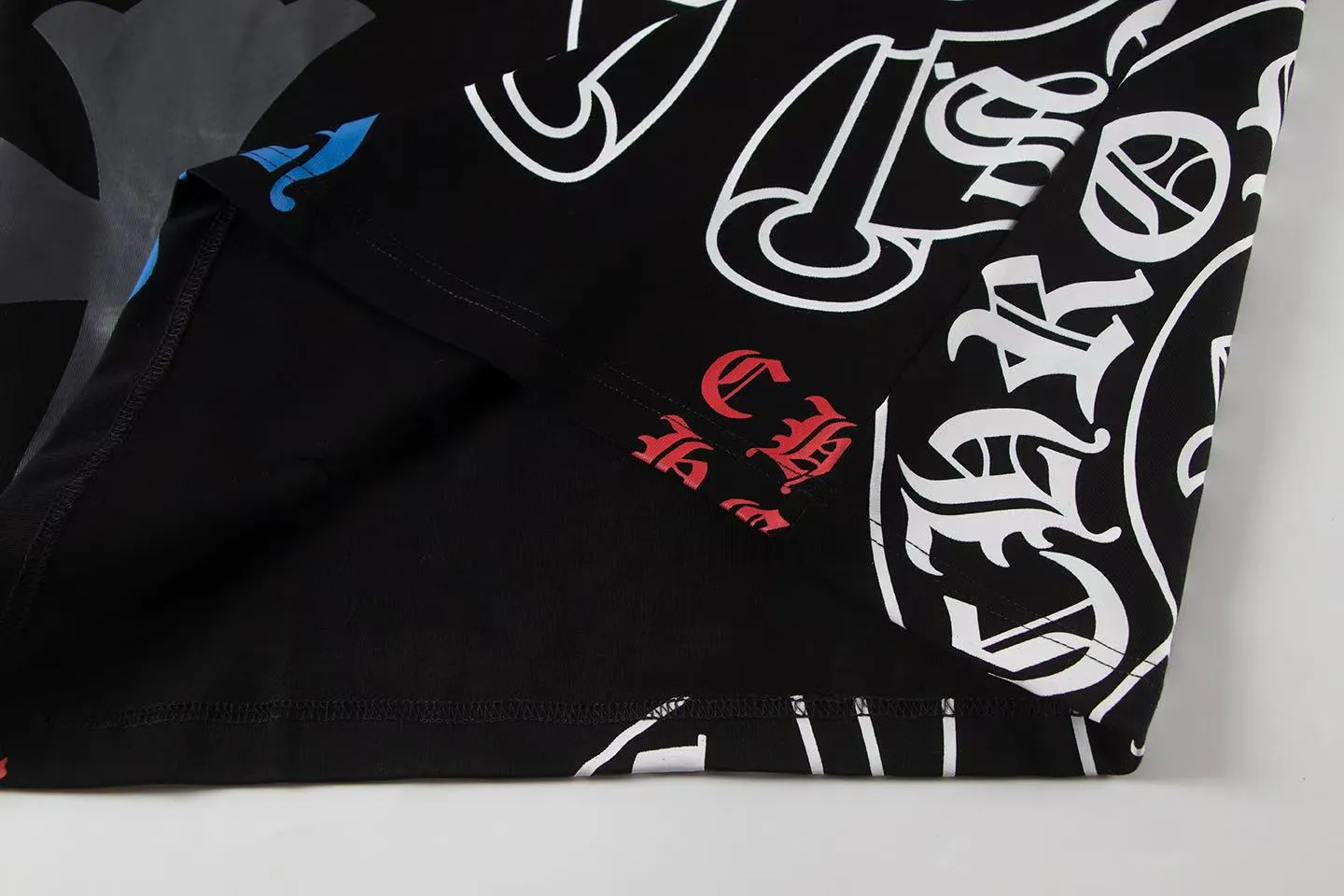 🅿️160 Style: 2025 new Croix Heart short-sleeved T-shirt Material: High version 300g double yarn combed cotton Size: S～XL Color: Black Style number: Z007